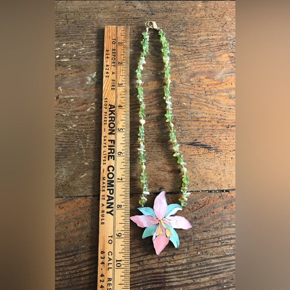 Real Mother of Pearl Hawaiian Flower Mermaid Necklace - Picture 5 of 5